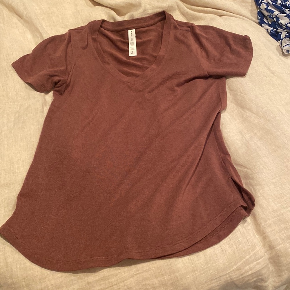 Athleta Rose Hearth V Neck Shirt